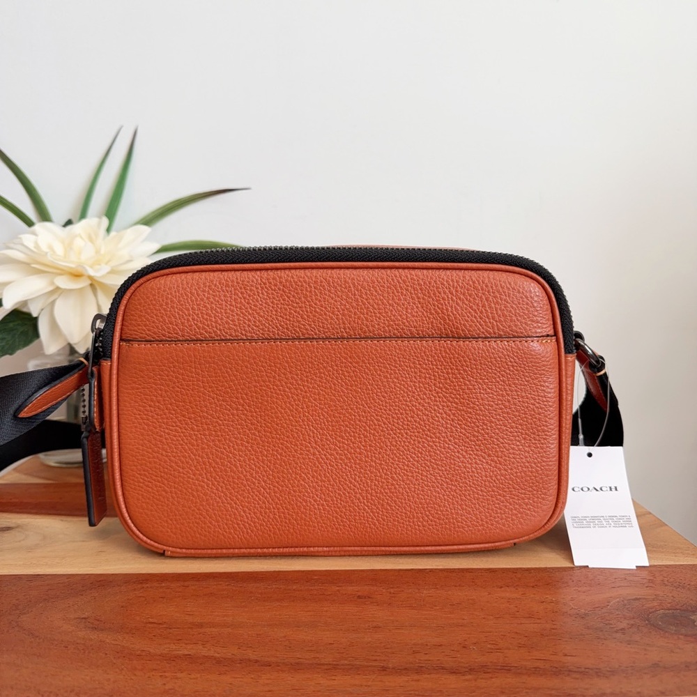 NWT Coach Graham Crossbody Bag With Varsity Motif - Picture 3 of 5